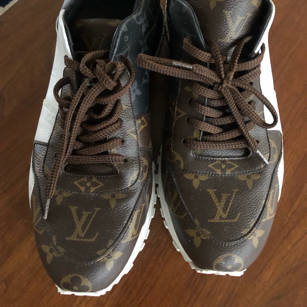 New men Louis Vuitton shoes. Only worn 2 times. - Picture 2 of 4
